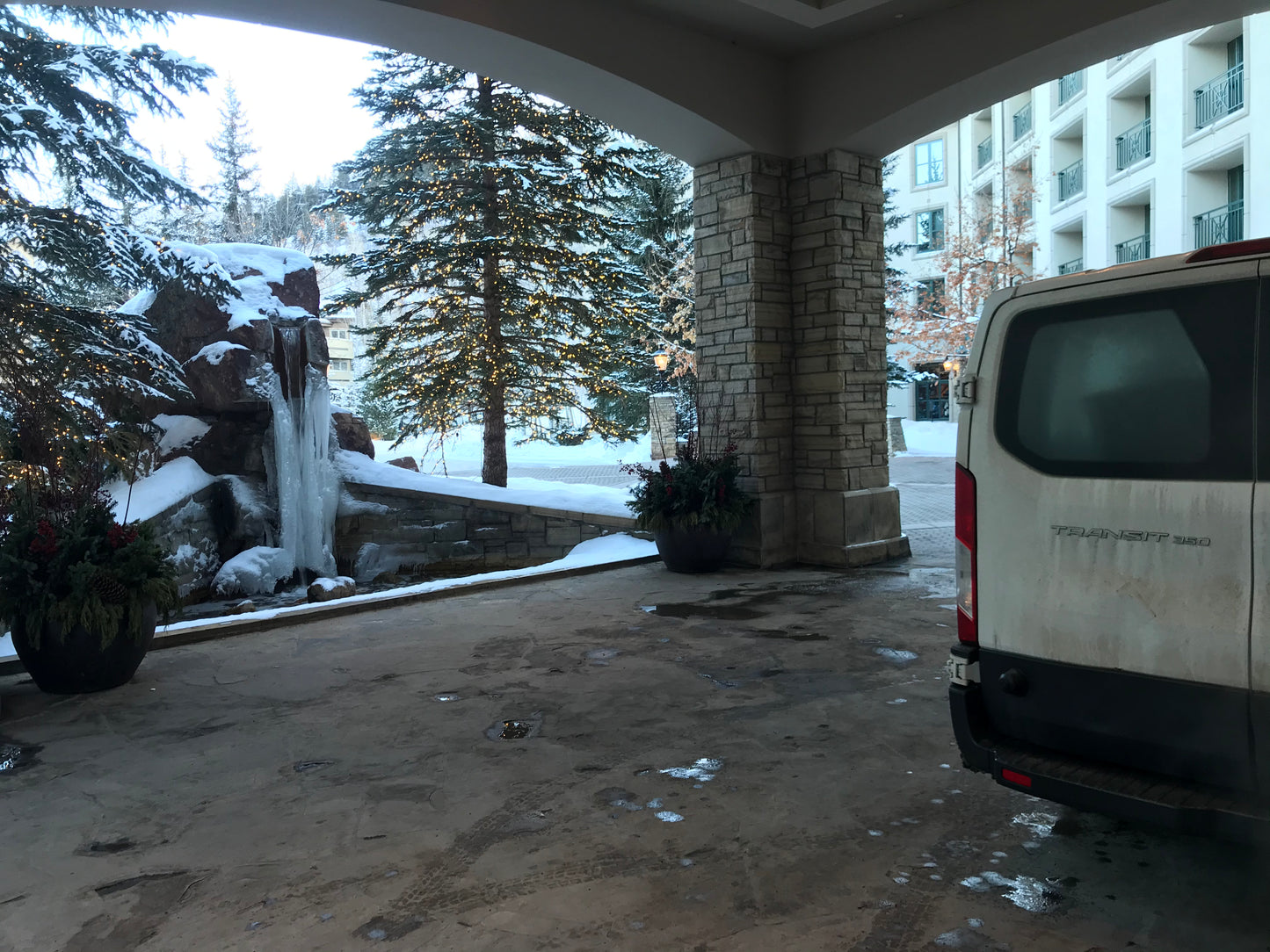 Aspen to/from DEN Shuttle or SUV Transfer 888-248-7772