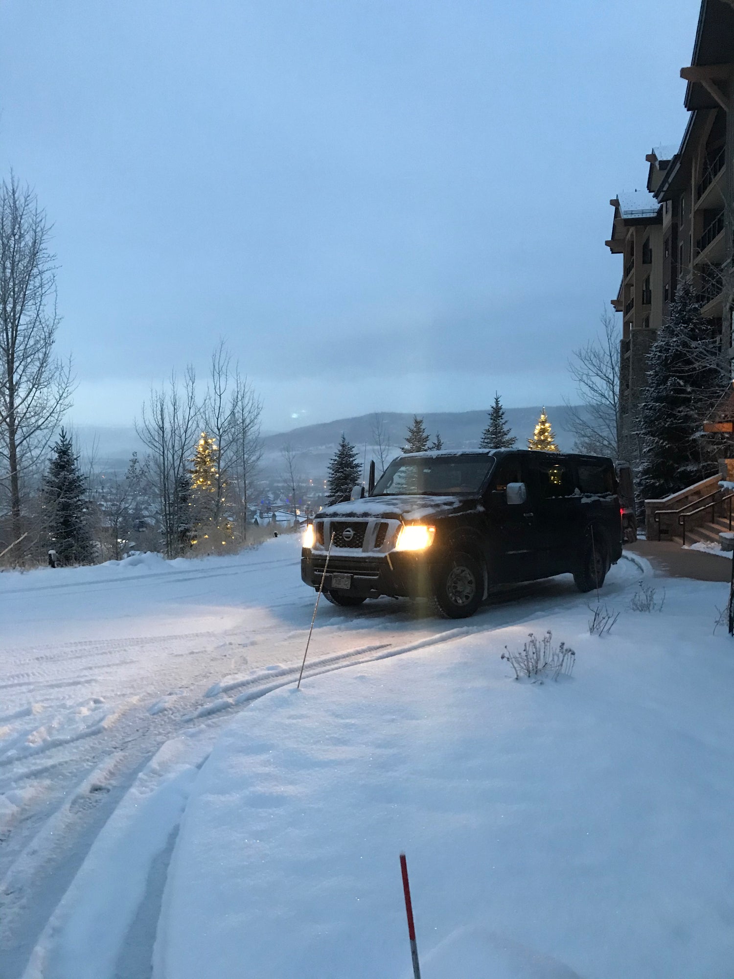 book shuttle from denver airport to vail, CO, 888-248-7772